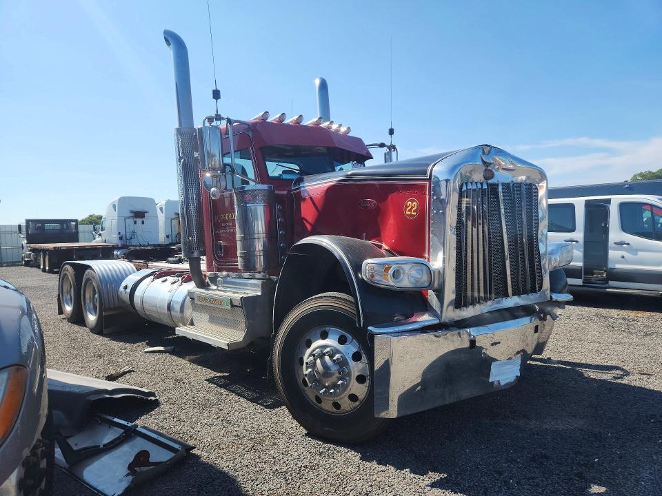 2019 Peterbilt 389 VIN 1XPXD40X9KD616670 COPART salvage auction — FRONT END, MA - CERT OF TITLE-SALVAGE, sold $41,250 on 2026-09-24 (photo 4)