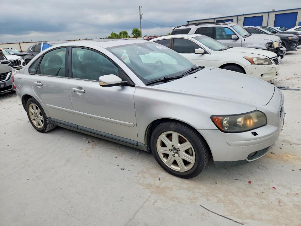 2005 Volvo S40 VIN YV1MS682952118445 COPART salvage auction — NORMAL WEAR, TX - CERTIFICATE OF TITLE (P), sold $150 on 2026-08-07 (photo 4)