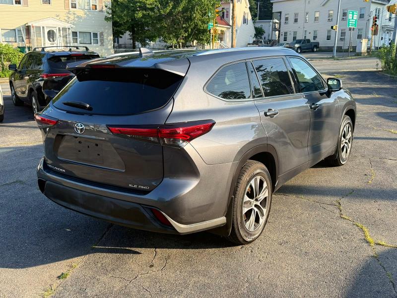 2020 Toyota Highlander VIN 5TDHZRBH6LS010646 COPART salvage auction — MINOR DENT/SCRATCHES, Nj - Certificate Of Title (P), sold $17,500 on 2026-07-18 (photo 3)