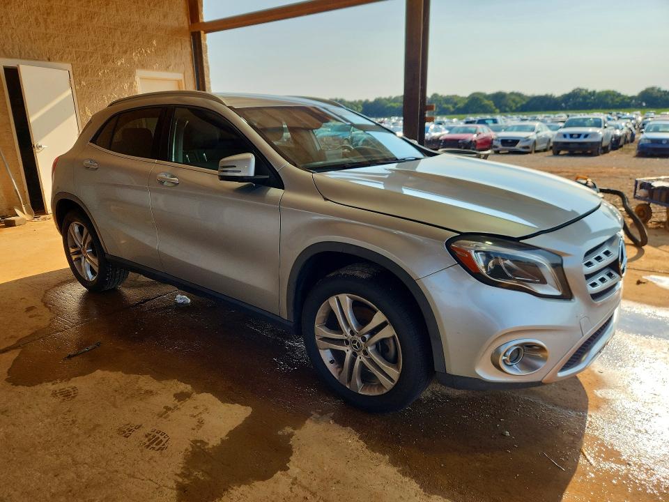 2019 Mercedes-benz Gla-klasse VIN WDCTG4EBXKJ553210 COPART salvage auction — MINOR DENT/SCRATCHES, Salvage Title, sold $5,500 on 2026-08-05 (photo 4)