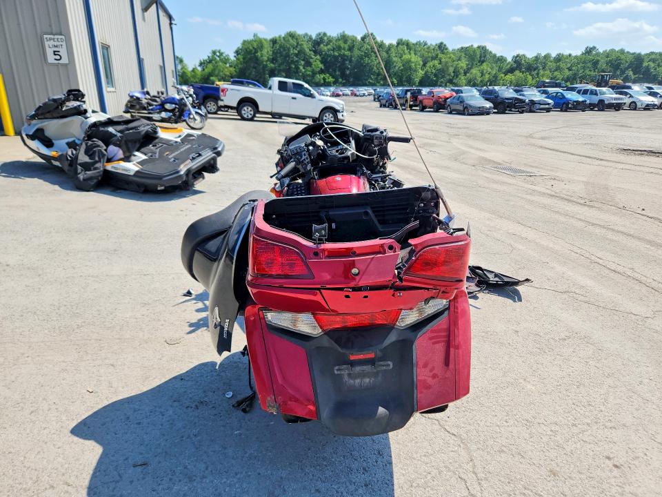2015 Honda Gl1800c VIN JH2SC68W0FK100230 COPART salvage auction — FRONT END, PA - CERTIFICATE OF SALVAGE, sold $275 on 2026-07-30 (photo 4)