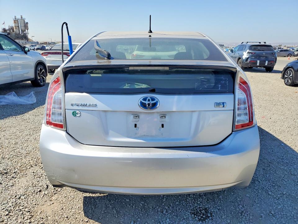 2014 Toyota Prius VIN JTDKN3DU7E1749338 COPART salvage auction — MINOR DENT/SCRATCHES, Ca - Dis/Dlr/Exp Only Clean Title, sold $4,100 on 2026-07-17 (photo 6)