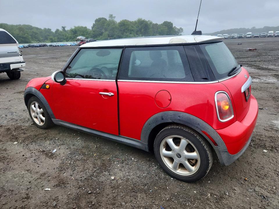 2009 Mini Cooper VIN WMWMF33529TW76970 COPART salvage auction — MINOR DENT/SCRATCHES, MA - CERTIFICATE OF TITLE, sold $375 on 2026-08-05 (photo 2)