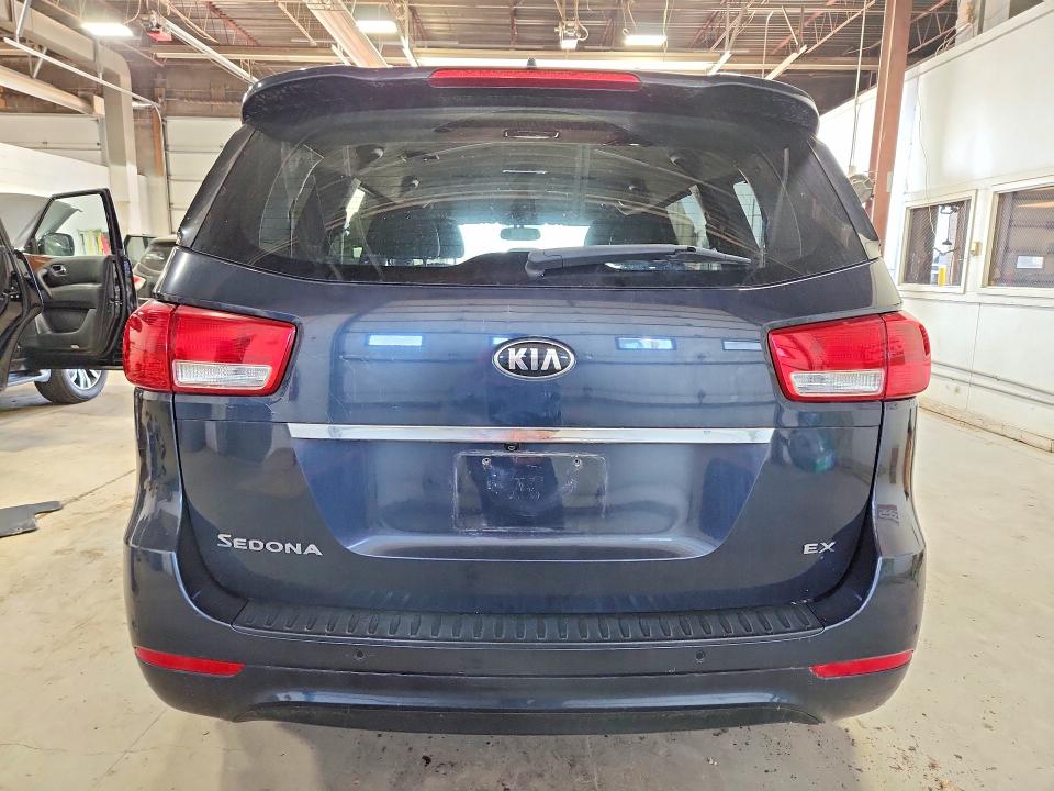 2016 Kia SEDONA VIN KNDMC5C13G6156230 COPART salvage auction — MINOR DENT/SCRATCHES, Mn - Non Public Clean Title, sold $1,350 on 2026-07-16 (photo 6)