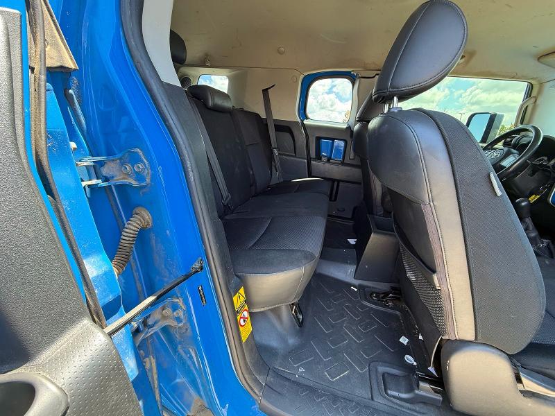 2007 Toyota Fj cruiser VIN JTEBU11F170076998 COPART salvage auction — MINOR DENT/SCRATCHES, Ok - Certificate Of Title (P), sold $4,100 on 2026-07-30 (photo 6)