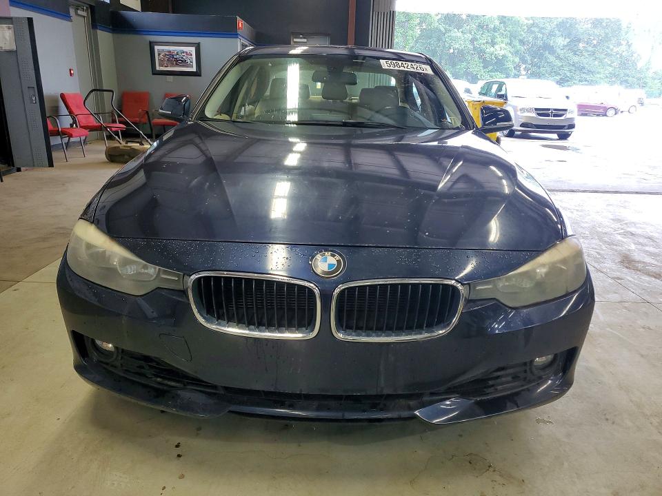 2014 BMW 3er VIN WBA3A5G51ENP27146 COPART salvage auction — MINOR DENT/SCRATCHES, Fl - Certificate Of Title (P), sold $1,900 on 2026-07-09 (photo 5)