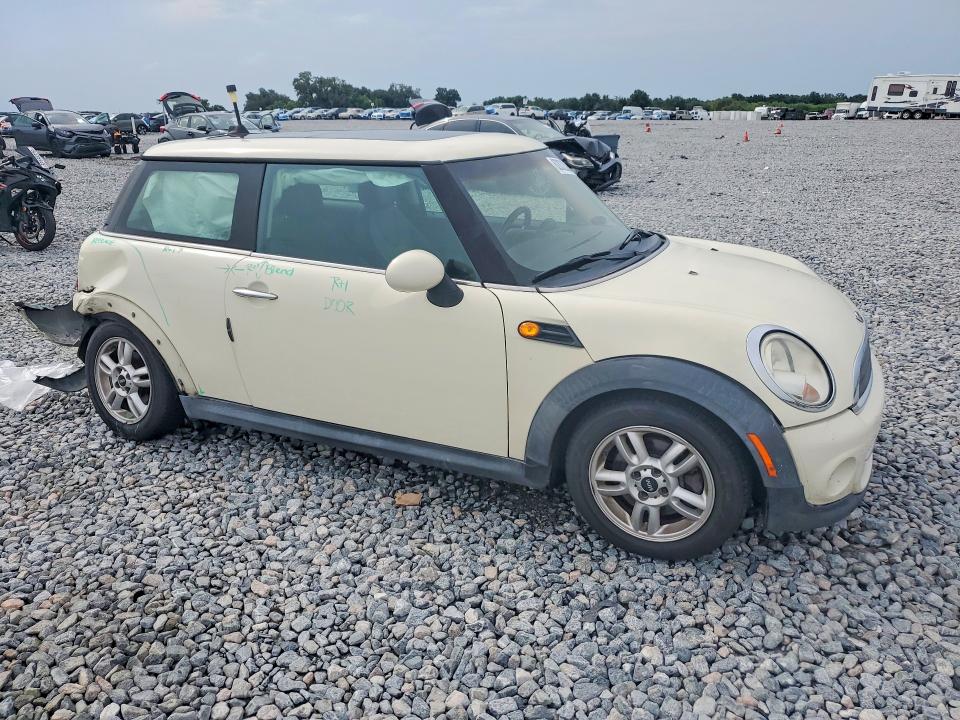 2011 Mini Cooper VIN WMWSU3C53BT099854 COPART salvage auction — FRONT END, FL - CERTIFICATE OF DESTRUCTION, sold $400 on 2026-08-07 (photo 4)
