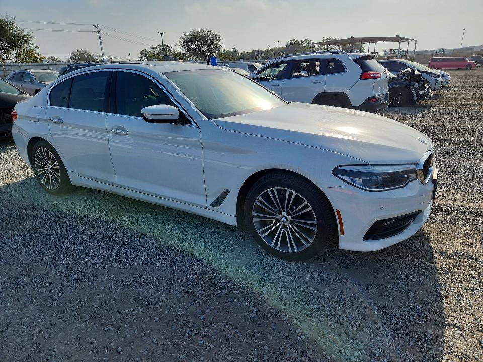 2017 BMW 5er VIN WBAJA5C3XHG456074 COPART salvage auction — MINOR DENT/SCRATCHES, Hi - Dis/Dlr/Exp Only Clean Title, sold $4,600 on 2026-07-28 (photo 4)