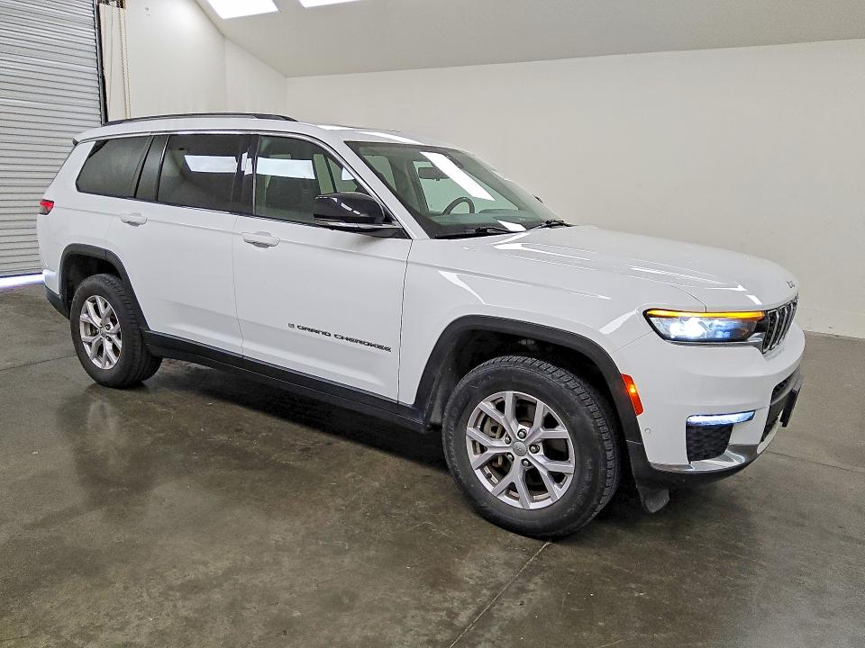 2022 Jeep Grand cherokee l VIN 1C4RJJBG5N8630609 COPART salvage auction — MINOR DENT/SCRATCHES, TX - CERTIFICATE OF TITLE, sold $15,700 on 2026-08-11 (photo 4)