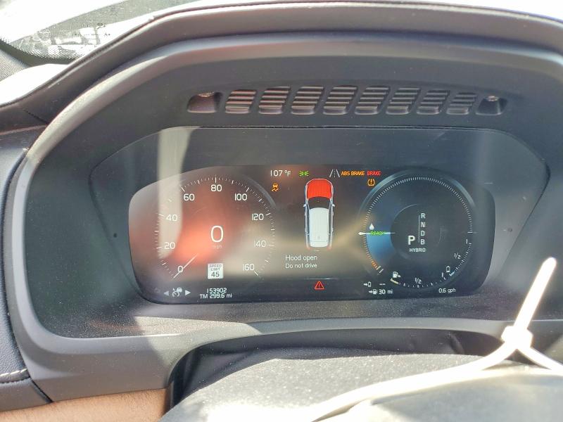 2017 Volvo Xc90 VIN YV4BC0PL4H1114263 COPART salvage auction — MINOR DENT/SCRATCHES, FL - CERTIFICATE OF TITLE, sold $1,600 on 2026-08-11 (photo 9)
