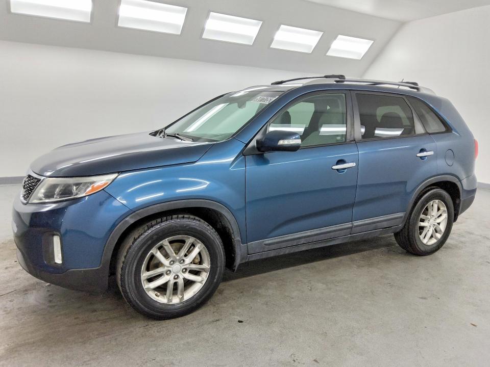2015 Kia Sorento VIN 5XYKT4A62FG570577 COPART salvage auction — MINOR DENT/SCRATCHES, AZ - CERTIFICATE OF TITLE, sold $1,000 on 2026-07-28 (photo 1)