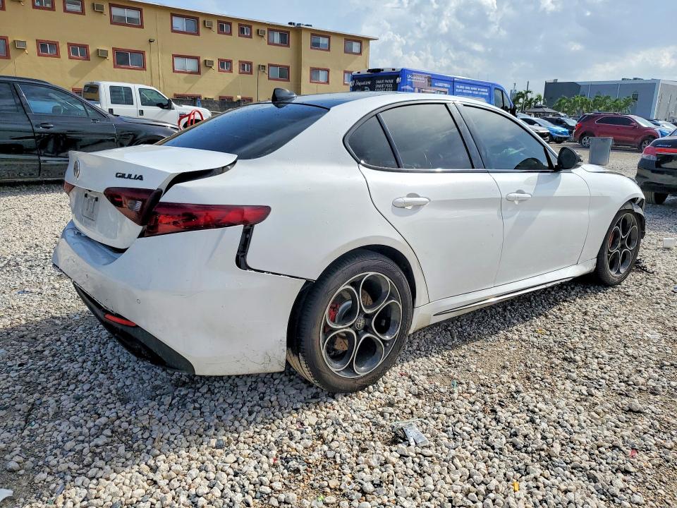 2021 Alfa romeo Giulia VIN ZARFANBN9M7640918 COPART salvage auction — FRONT END, Fl - Certificate Of Destruction, sold $875 on 2026-08-18 (photo 3)
