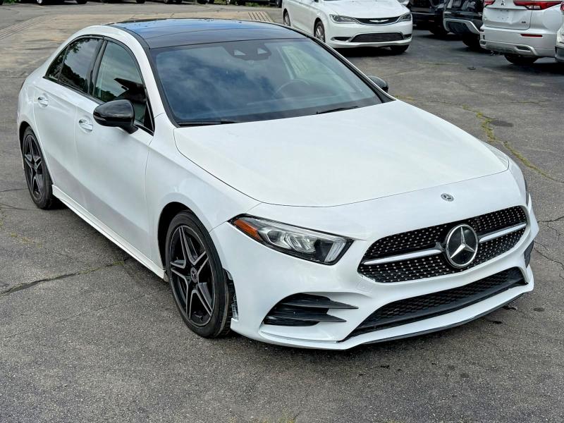 2019 Mercedes-benz A-klasse VIN WDD3G4FB4KW023764 COPART salvage auction — MINOR DENT/SCRATCHES, Va - Certificate Of Title (P), sold $10,300 on 2026-07-29 (photo 4)