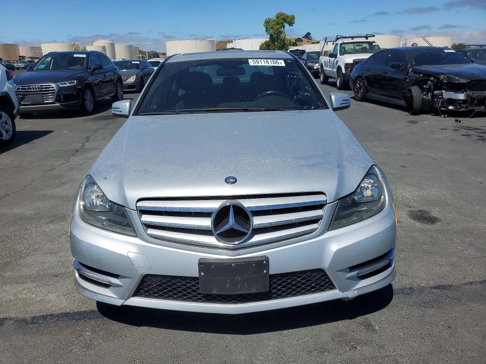 2012 Mercedes-benz C-klasse VIN WDDGF4HB9CR206062 COPART salvage auction — MECHANICAL, MT - DIS/DLR/EXP ONLY CLEAN TITLE, sold $575 on 2026-07-27 (photo 5)