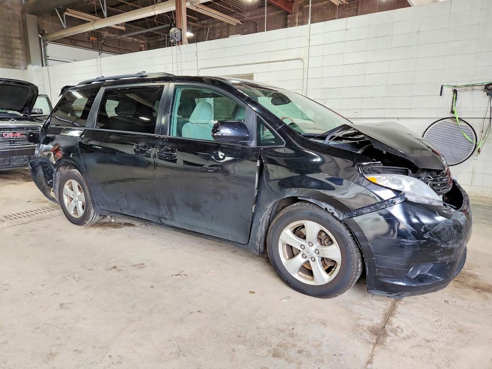 2015 Toyota Sienna VIN 5TDKK3DC8FS581830 COPART salvage auction — FRONT END, MN - CERT OF TITLE-SALVAGE, sold $1,200 on 2026-07-28 (photo 4)