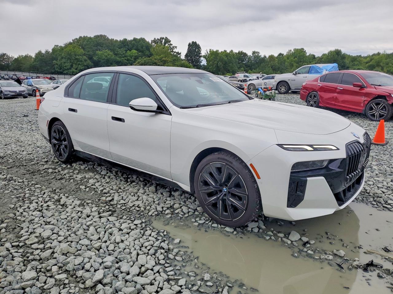 2023 BMW 7 Series VIN WBA23EH01PCN52467 COPART salvage auction — Mechanical, NC - SALVAGE CERTIFICATE OF TITLE, sold $46,750 on 2026-08-19 (photo 4)