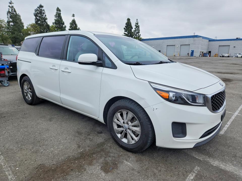 2016 Kia SEDONA VIN KNDMA5C15G6112087 COPART salvage auction — NORMAL WEAR, Ca - Dis/Dlr/Exp Only Clean Title, sold $1,050 on 2026-07-28 (photo 4)