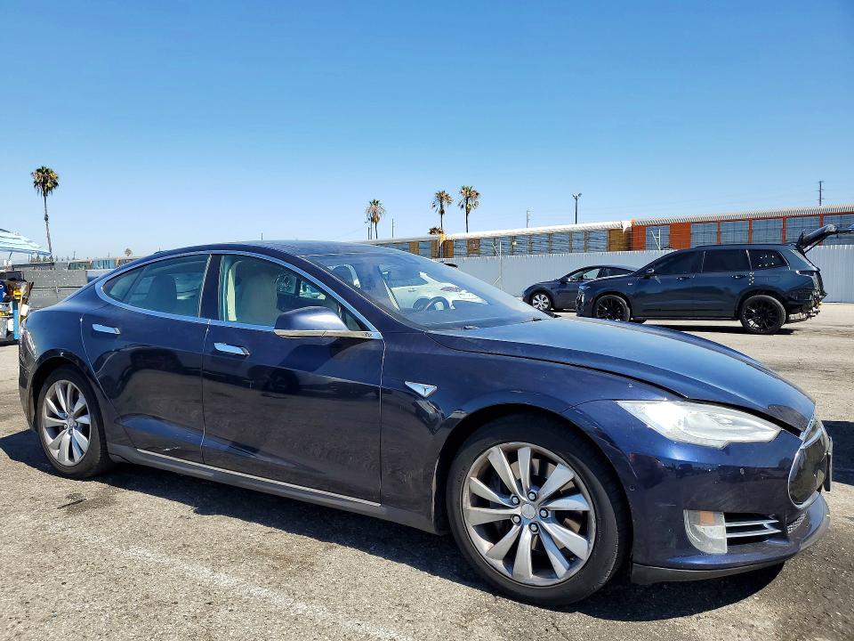 2015 Tesla Model s VIN 5YJSA1S12FFP73371 COPART salvage auction — SIDE, Ca - Salvage Certificate, sold $2,750 on 2026-07-28 (photo 4)