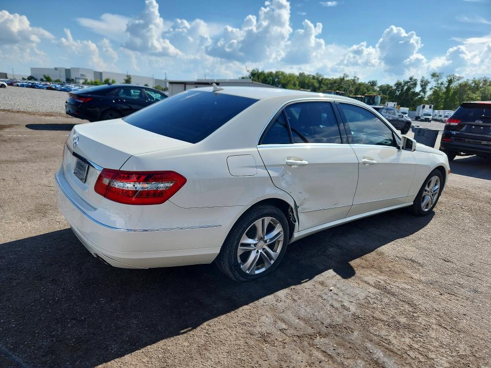 2010 Mercedes-benz E-class VIN WDDHF5GB7AA173084 COPART salvage auction — SIDE, Fl - Cert Of Title Slvg Rebuildable, sold $1,100 on 2026-07-27 (photo 3)