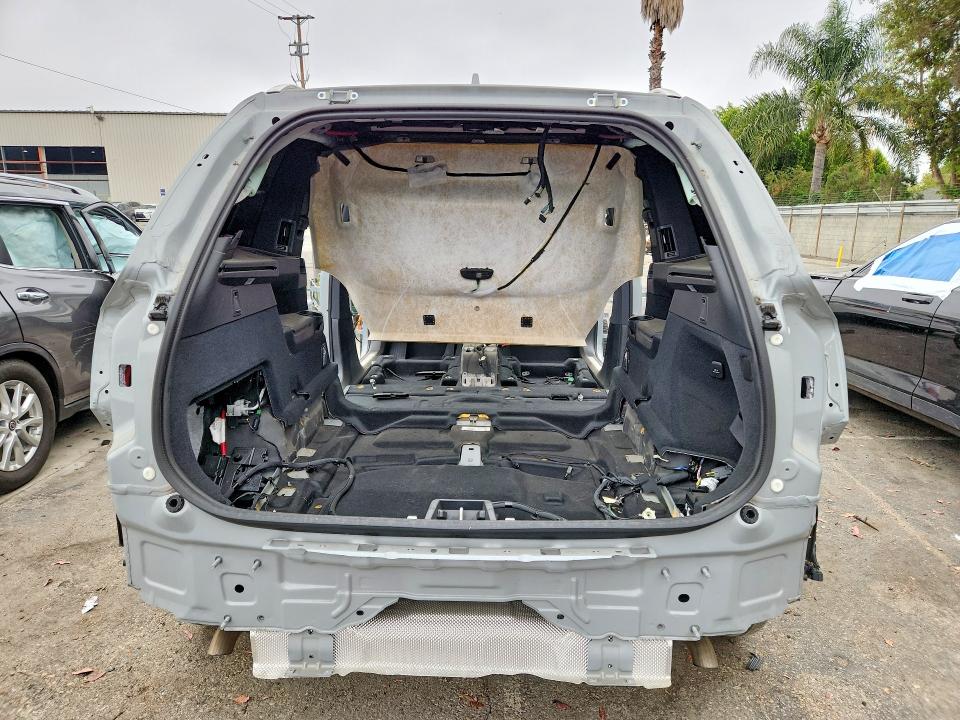 2025 Volvo Xc90 VIN YV4H60PJ3S1296884 COPART salvage auction — STRIPPED, CA - CERTIFICATE OF TITLE, sold $8,400 on 2026-07-09 (photo 6)