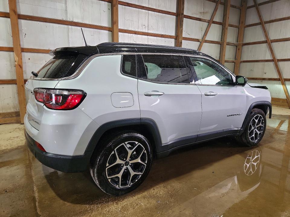 2025 Jeep Compass VIN 3C4NJDCN8ST621638 COPART salvage auction — FRONT END, IL - CERTIFICATE OF TITLE, sold $12,100 on 2026-07-27 (photo 3)