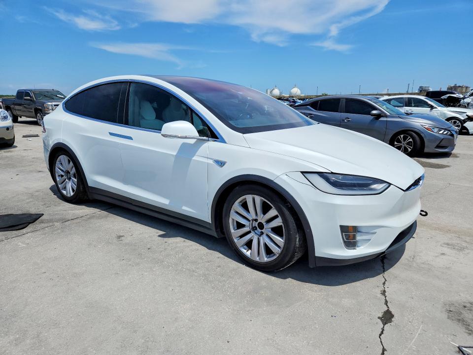 2016 Tesla Model x VIN 5YJXCBE24GF012790 COPART salvage auction — FRONT END, Salvage Title, sold $6,900 on 2026-07-29 (photo 4)