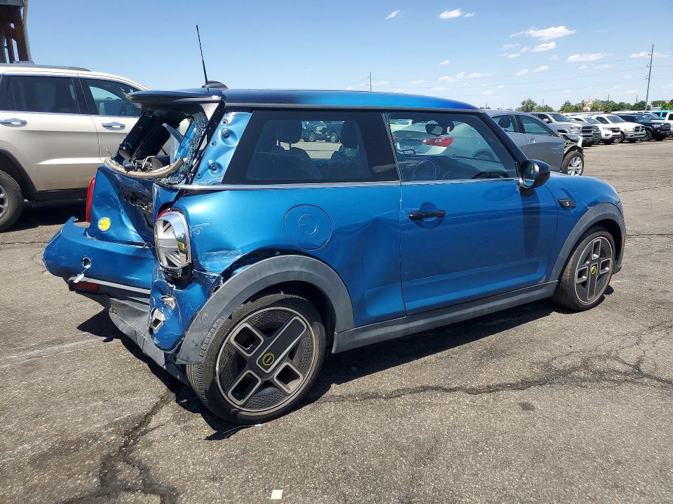 2022 Mini Cooper VIN WMW13DJ03N2P63088 COPART salvage auction — REAR END, Az - Cert Of Title - Salvage, sold $4,000 on 2026-08-11 (photo 3)