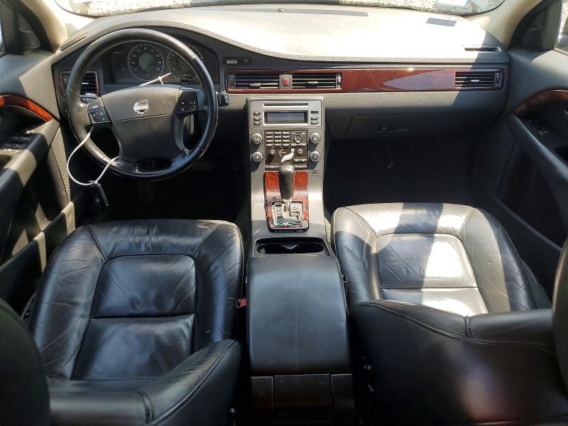 2008 Volvo V70 VIN YV1BW982681040682 COPART salvage auction — WATER/FLOOD, Ma - Cert Of Title-Reconstrctd Fld, sold $125 on 2026-07-29 (photo 8)