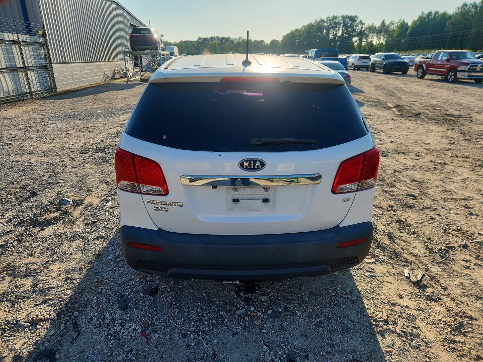 2011 Kia Sorento VIN 5XYKU4A14BG031065 COPART salvage auction — NORMAL WEAR, FL - CERTIFICATE OF TITLE, sold $1,500 on 2026-07-28 (photo 6)