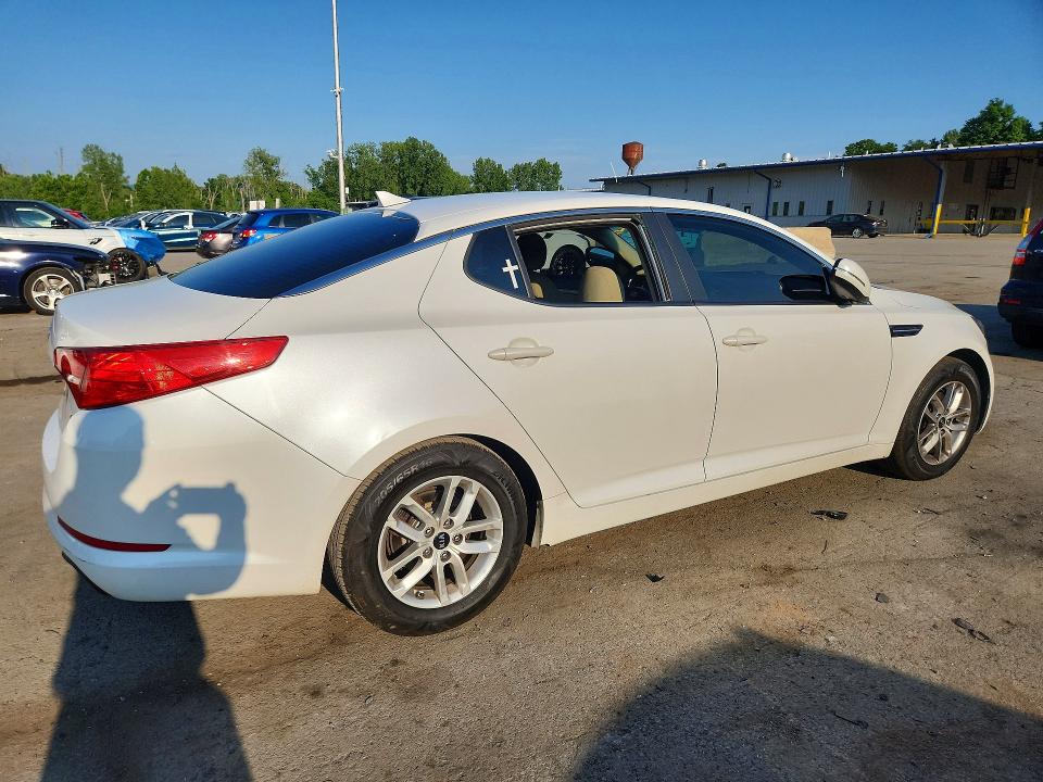 2011 Kia Optima VIN KNAGM4A73B5107147 COPART salvage auction — VANDALISM, NY - MV-907A SALVAGE CERTIFICATE, sold $325 on 2026-07-28 (photo 3)