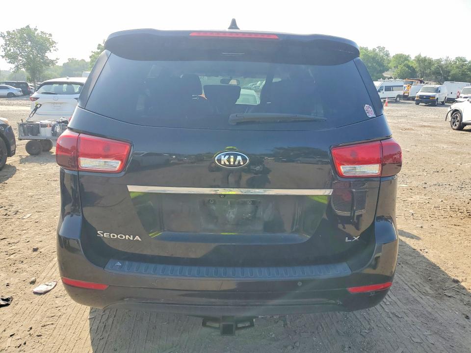 2016 Kia SEDONA VIN KNDMB5C13G6197900 COPART salvage auction — MINOR DENT/SCRATCHES, Md - Certificate Of Title, sold $1,100 on 2026-07-14 (photo 6)