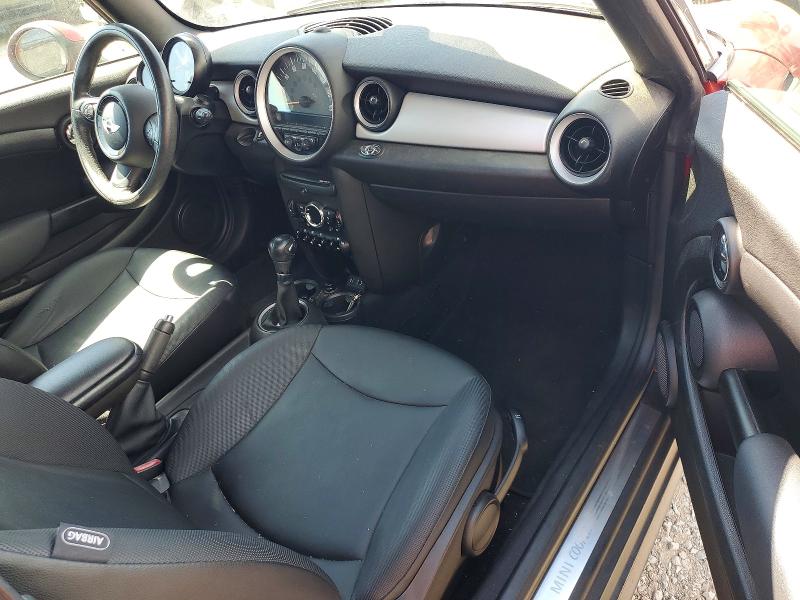 2015 Mini Cooper VIN WMWZN3C57FT862136 COPART salvage auction — MINOR DENT/SCRATCHES, CA - APP FOR DUP CLEAN OR AC, sold $1,100 on 2026-07-31 (photo 8)