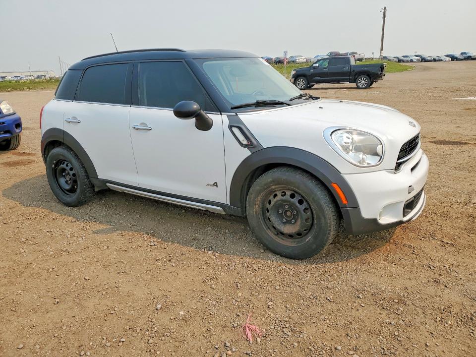 2015 Mini Cooper VIN WMWZC5C56FWP42750 COPART salvage auction — HAIL, Ab - Bos - Active, sold $1,900 on 2026-08-04 (photo 4)