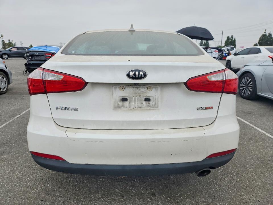 2014 Kia VIN KNAFX4A80E5202765 COPART salvage auction — NORMAL WEAR, Ca - Dis/Dlr/Exp Only Clean Title, sold $925 on 2026-07-09 (photo 6)