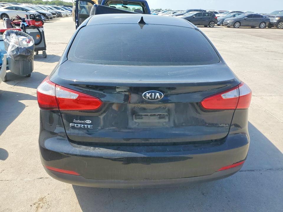 2016 Kia Forte VIN KNAFK4A67G5572157 COPART salvage auction — MINOR DENT/SCRATCHES, Tx - Certificate Of Title, sold $875 on 2026-07-27 (photo 6)
