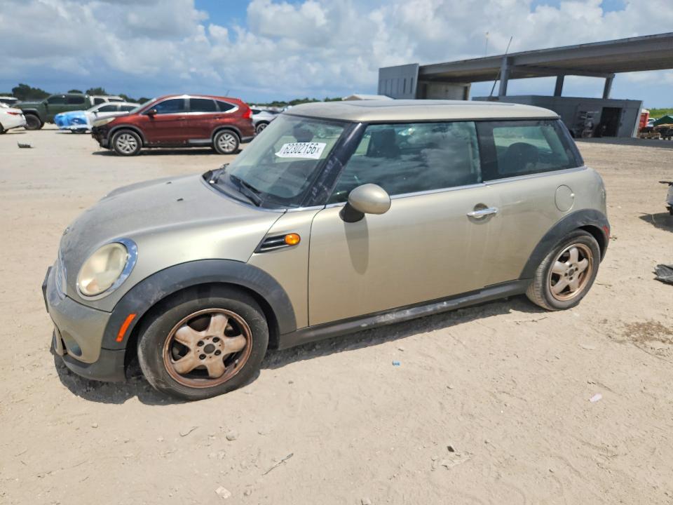 2011 Mini Cooper VIN WMWSU3C58BTX96727 COPART salvage auction — MECHANICAL, FL - CERTIFICATE OF TITLE, sold $250 on 2026-07-28 (photo 1)