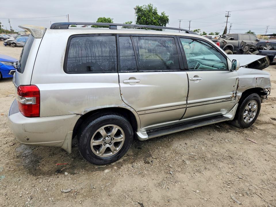 2006 Toyota Highlander VIN JTEDP21A560105136 COPART salvage auction — FRONT END, Ca - Dis/Dlr/Exp Only Clean Title, sold $750 on 2026-07-27 (photo 3)