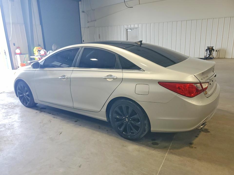 2013 Hyundai Sonata VIN 5NPEC4AB7DH801747 COPART salvage auction — MINOR DENT/SCRATCHES, SC - CERTIFICATE OF TITLE (P), sold $275 on 2026-07-28 (photo 2)
