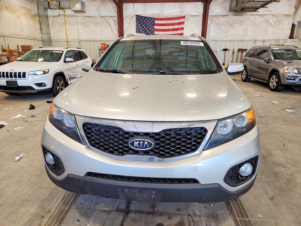 2011 Kia Sorento VIN 5XYKUDA28BG061193 COPART salvage auction — MINOR DENT/SCRATCHES, Wi - Certificate Of Title, sold $725 on 2026-07-29 (photo 5)