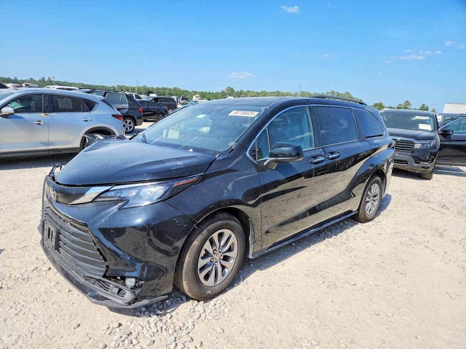 2026 Toyota Sienna VIN 5TDYRKEC0TS293021 — COPART salvage auction photo