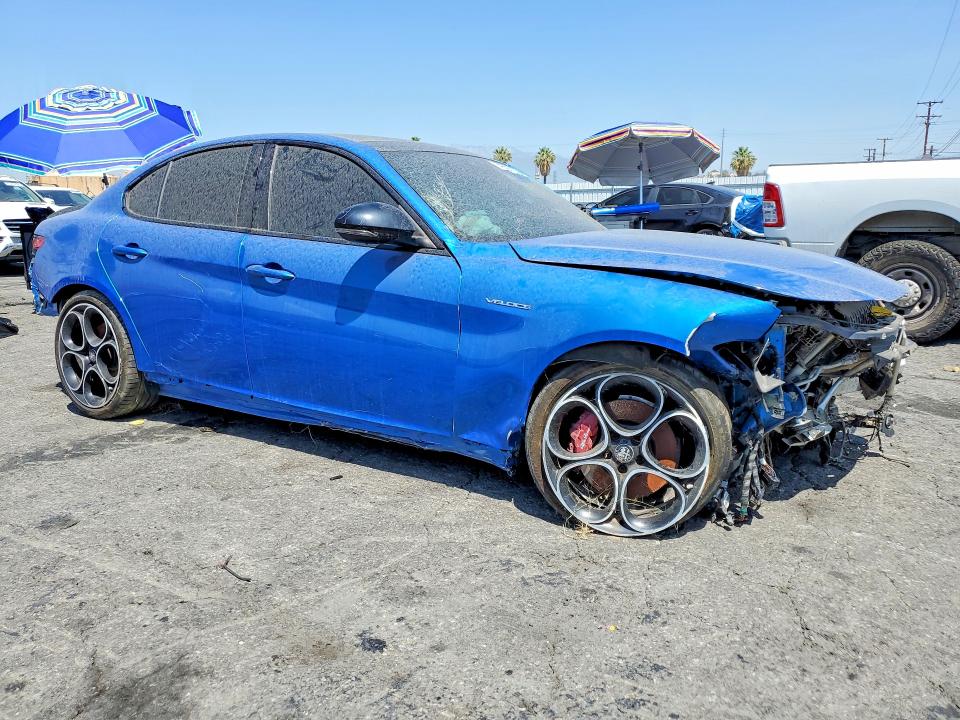 2022 Alfa romeo Giulia VIN ZARFAMBN2N7660181 COPART salvage auction — FRONT END, CA - LIEN PAPERS-SALVAGE OR AC, sold $700 on 2026-07-27 (photo 4)