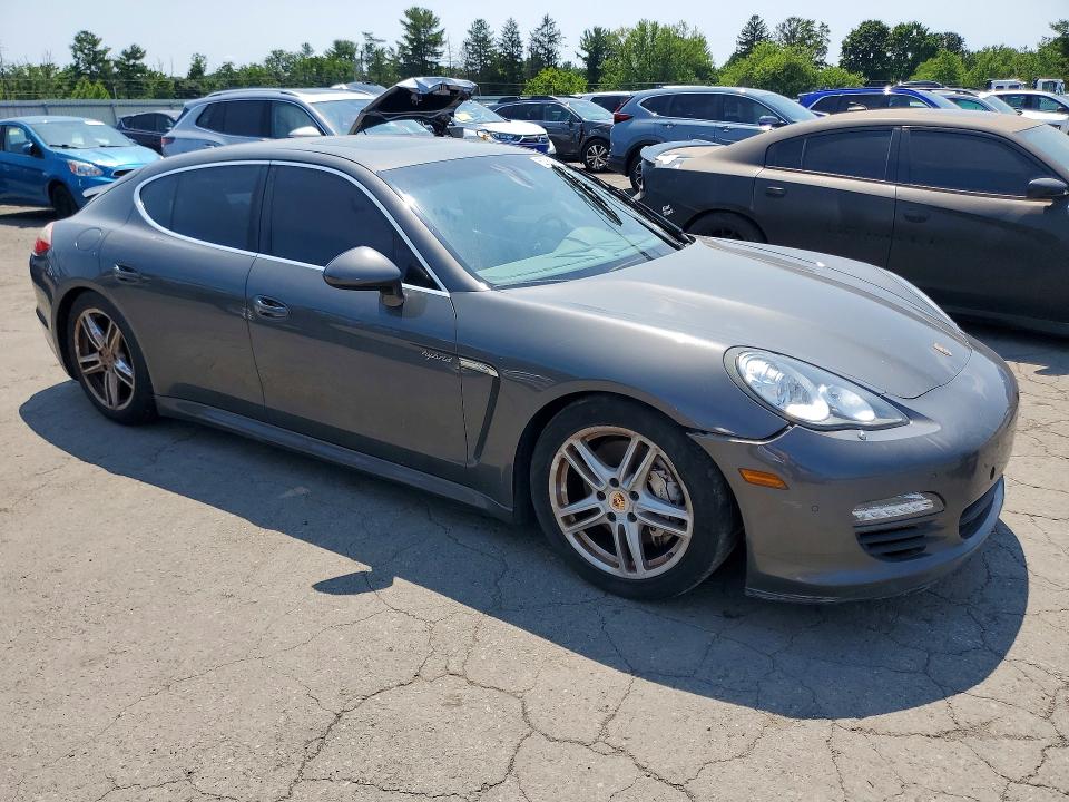 2013 Porsche Panamera VIN WP0AD2A73DL045194 COPART salvage auction — MINOR DENT/SCRATCHES, Salvage Title, sold $5,800 on 2026-08-04 (photo 4)