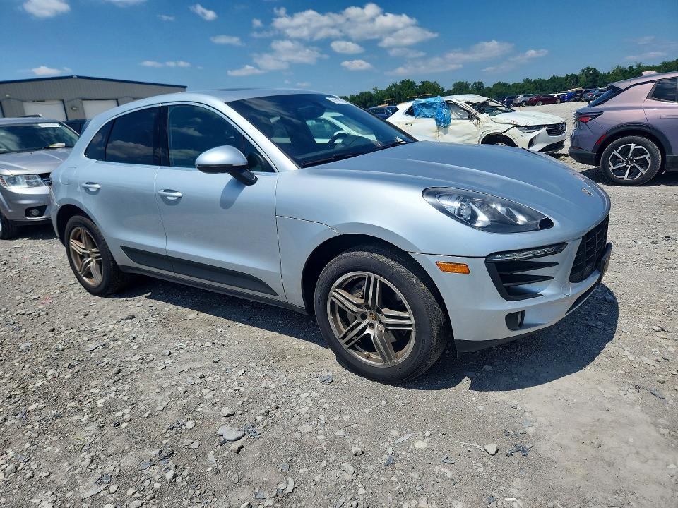 2016 Porsche Macan VIN WP1AB2A55GLB58846 COPART salvage auction — MECHANICAL, MO - CERTIFICATE OF TITLE, sold $4,200 on 2026-07-29 (photo 4)