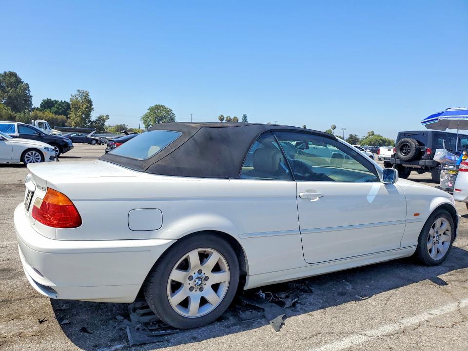 2001 BMW 3 series VIN WBABS33441JY52797 COPART salvage auction — MINOR DENT/SCRATCHES, CA - DIS/DLR/EXP APP FOR DUP CLEAN, sold $525 on 2026-07-14 (photo 3)