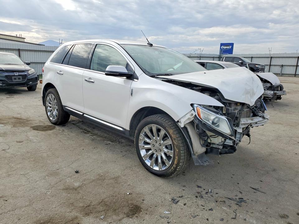 2013 Lincoln Mkx VIN 2LMDJ6JK7DBL38565 COPART salvage auction — FRONT END, CA - SALVAGE CERTIFICATE, sold $750 on 2026-07-24 (photo 4)