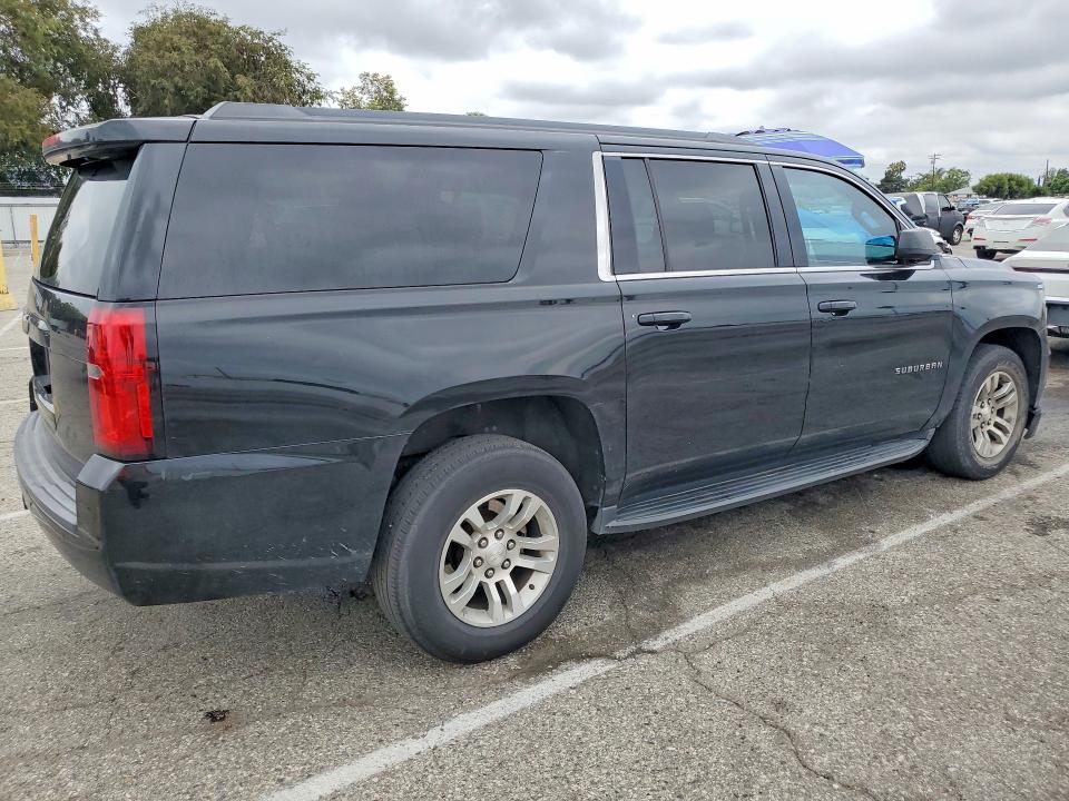 2019 Chevrolet Suburban VIN 1GNSCGKC8KR337313 COPART salvage auction — MINOR DENT/SCRATCHES, Ca - Dis/Dlr/Exp Only Clean Title, sold $3,650 on 2026-07-10 (photo 3)