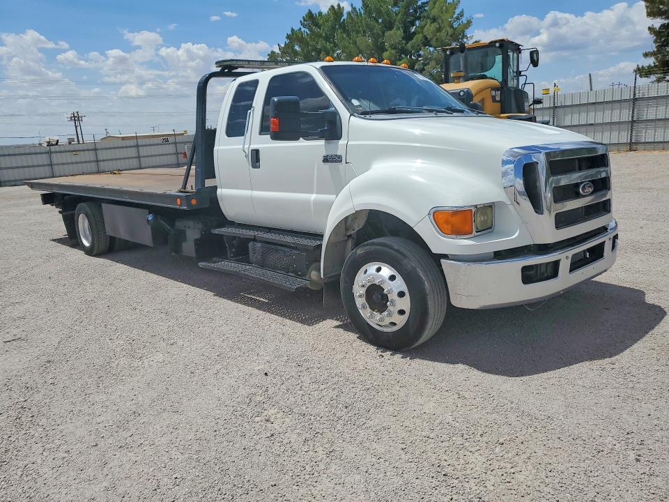 2015 Ford F-650 VIN 3FRWX6FE1FV728196 COPART salvage auction — MINOR DENT/SCRATCHES, Nm - Certificate Of Title (P), sold $13,500 on 2026-07-28 (photo 4)