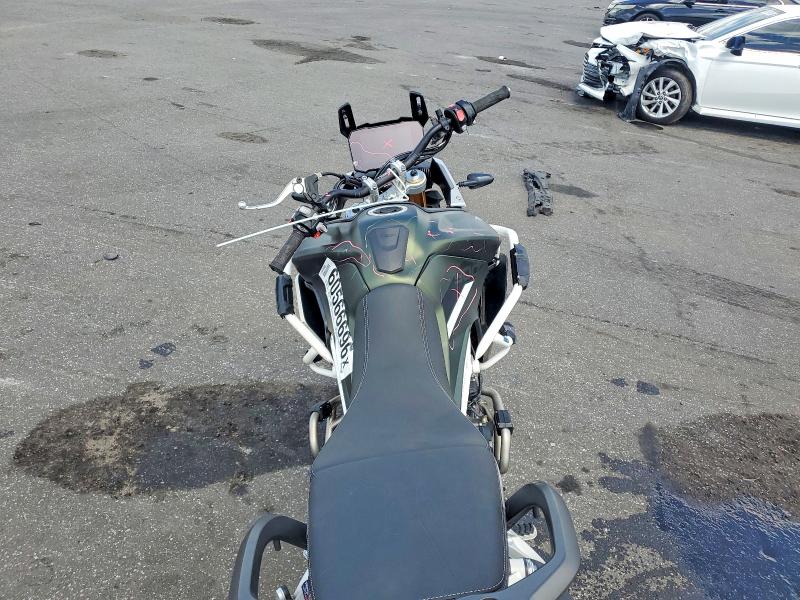 2022 Triumph motorcycle Tiger VIN SMTE67DF8NTAX0061 COPART salvage auction — ALL OVER, FL - CERT OF TITLE SLVG REBUILDABLE, sold $2,000 on 2026-07-30 (photo 6)