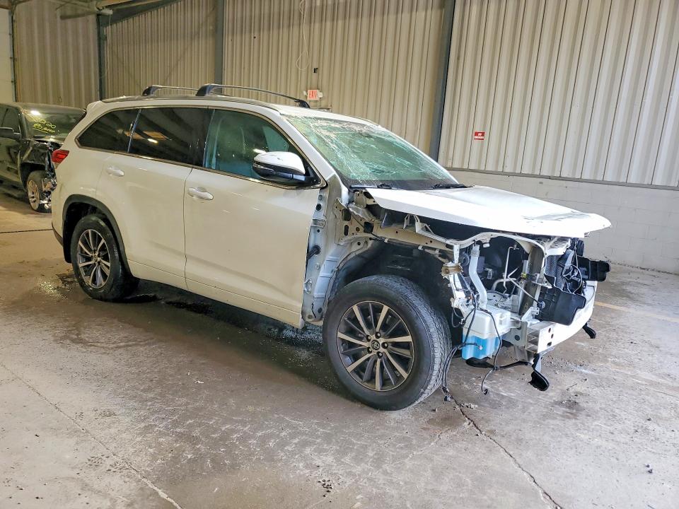 2017 Toyota Highlander VIN 5TDJZRFH7HS429625 COPART salvage auction — FRONT END, Pa - Certificate Of Salvage, sold $7,500 on 2026-07-29 (photo 4)