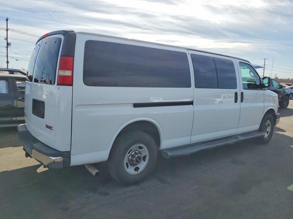 2013 Gmc Savana VIN 1GJZ71FA6D1164855 COPART salvage auction — MINOR DENT/SCRATCHES, Ca - Dis/Dlr/Exp Only Clean Title, sold $2,650 on 2026-08-03 (photo 3)